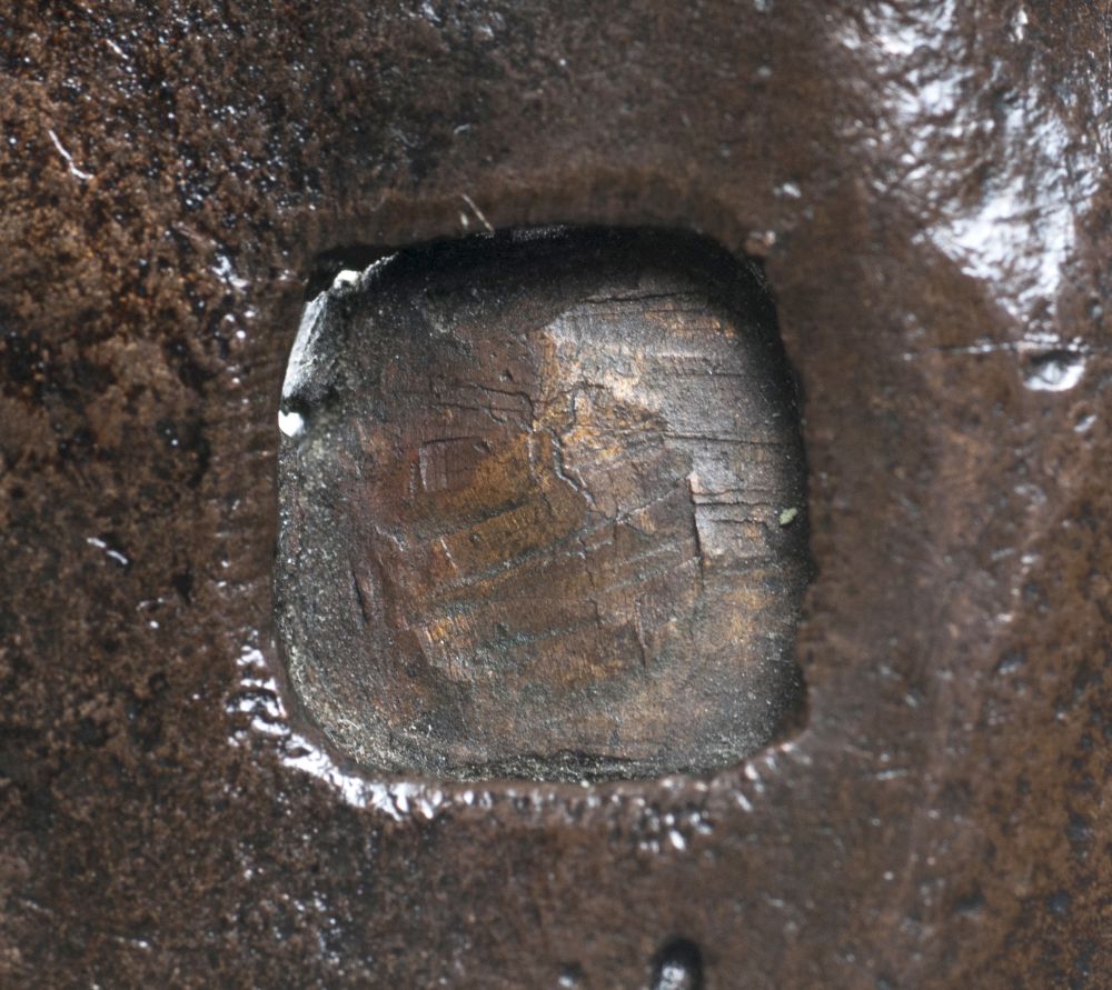 Japanische Bronze-Skulptur 'Bäuerin mit Getreidegarbe' - Bild 3