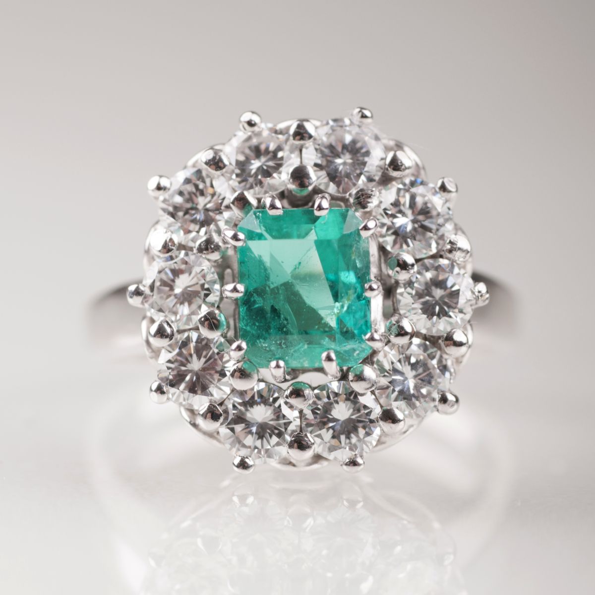 A Vintage emerald diamond ring