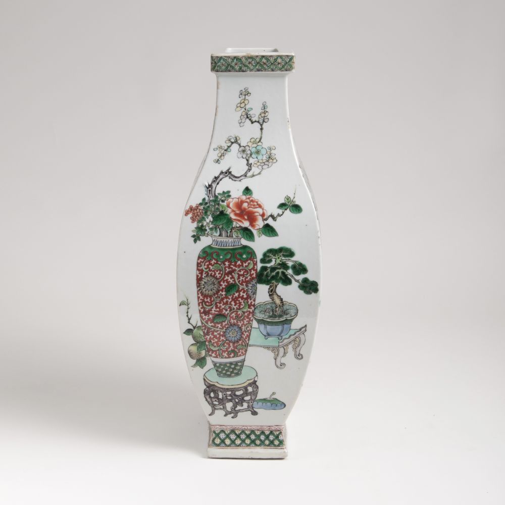 A tall 'Famille verte' vase with landscape decor - image 6