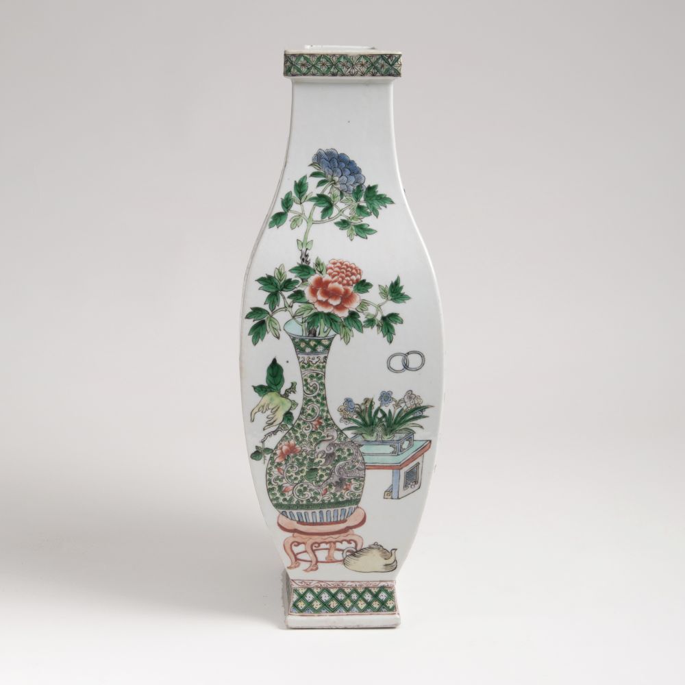 A tall 'Famille verte' vase with landscape decor - image 8