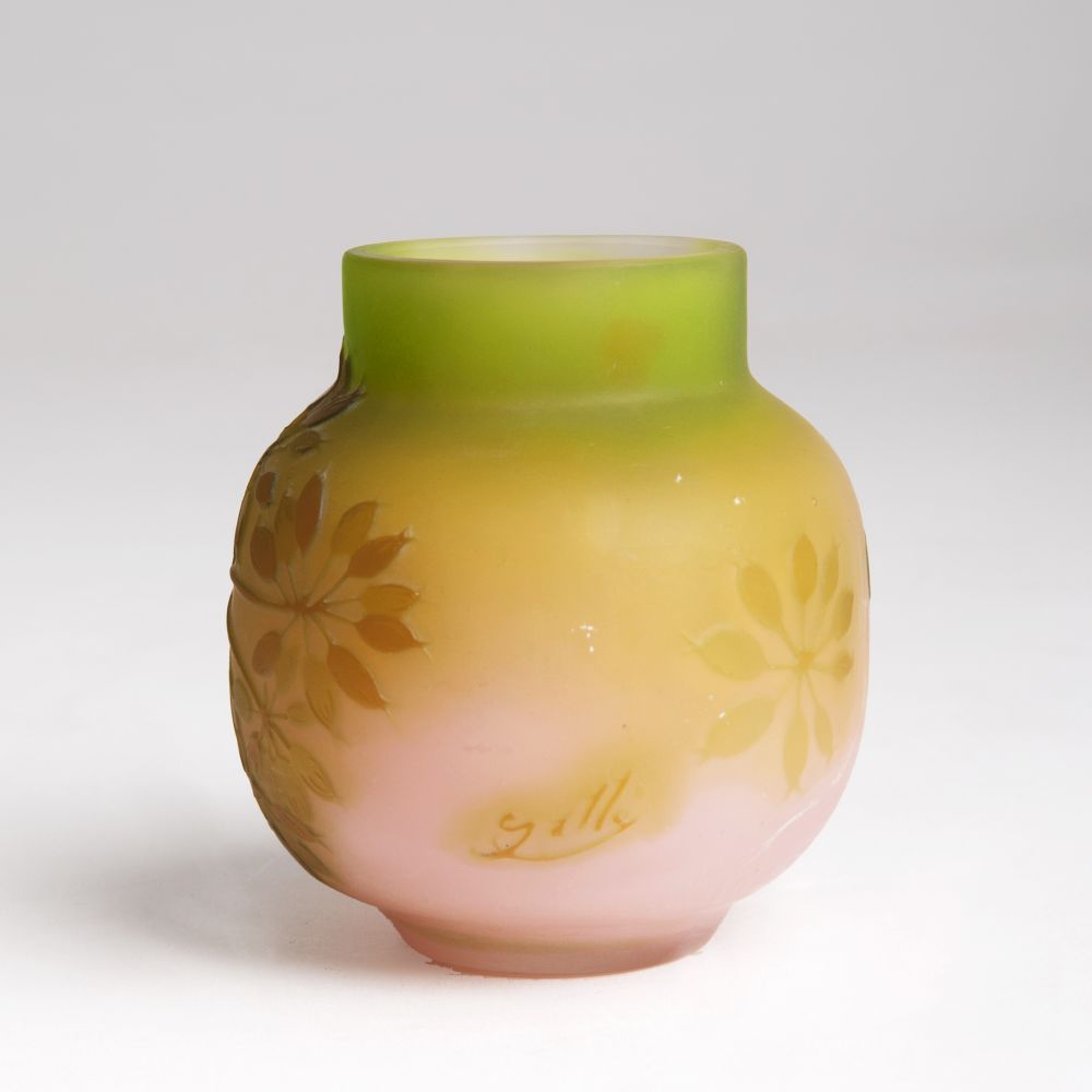 Kleine bauchige Vase mit Rispenhortensie - Bild 3