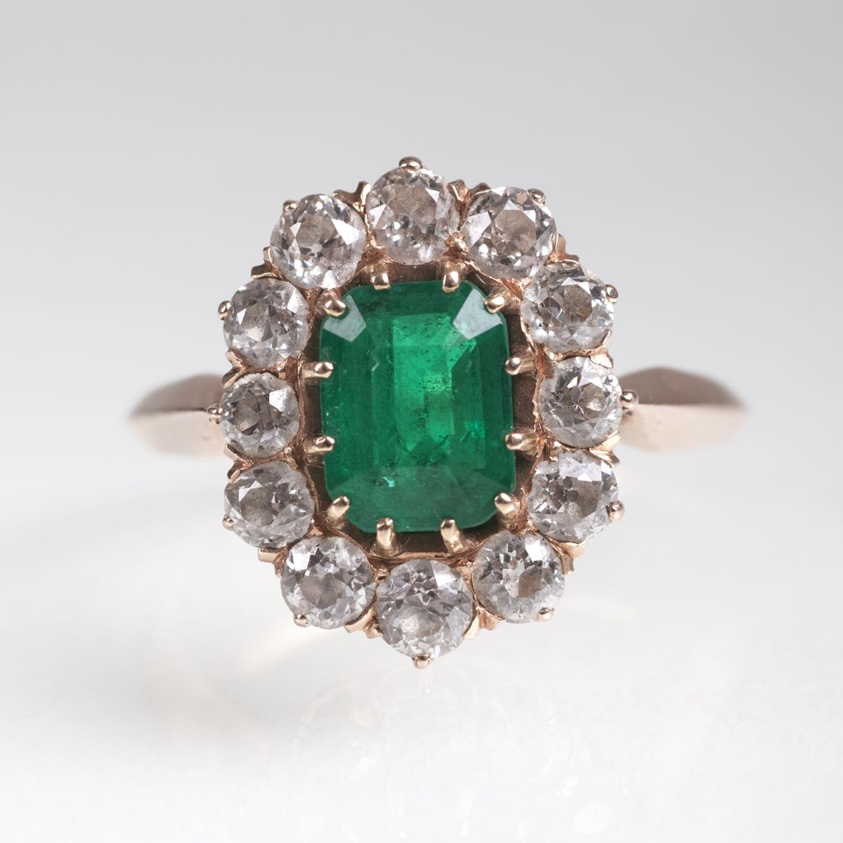 Vintage Smaragd-Ring mit Altschliffdiamanten