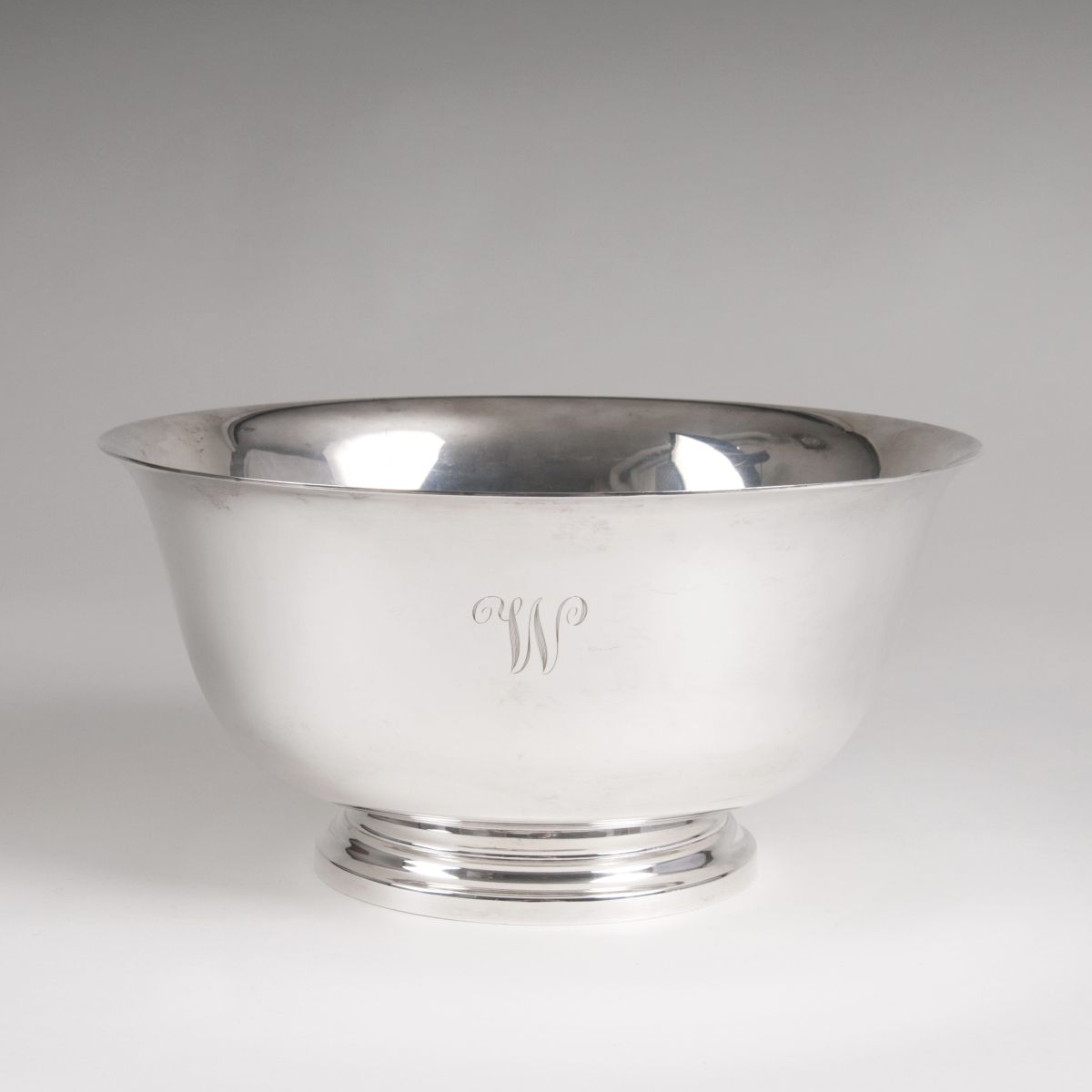 An elegant american bowl