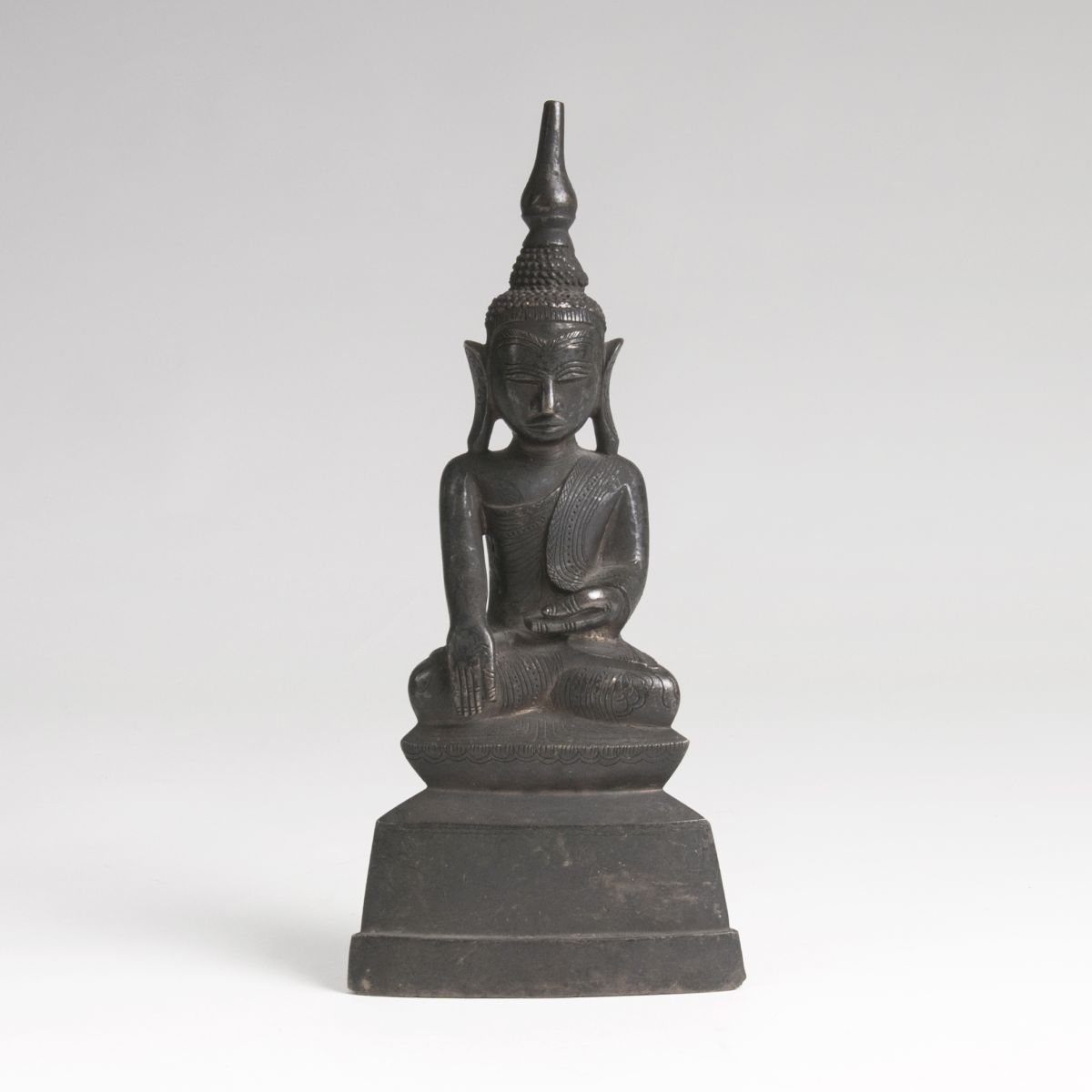 A Bronze Figure 'Buddha Shakyamuni'
