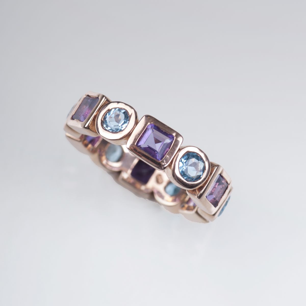 A gemstone memory ring