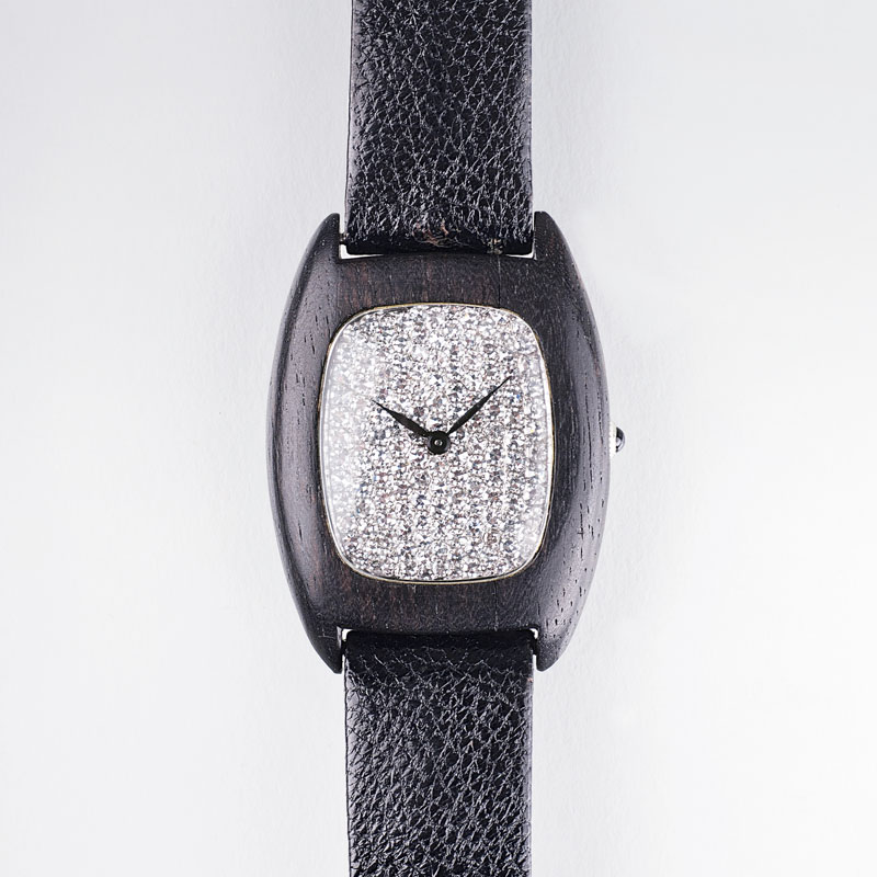 Damen-Armbanduhr mit reichem Diamant-Besatz von Juwelier Wilm