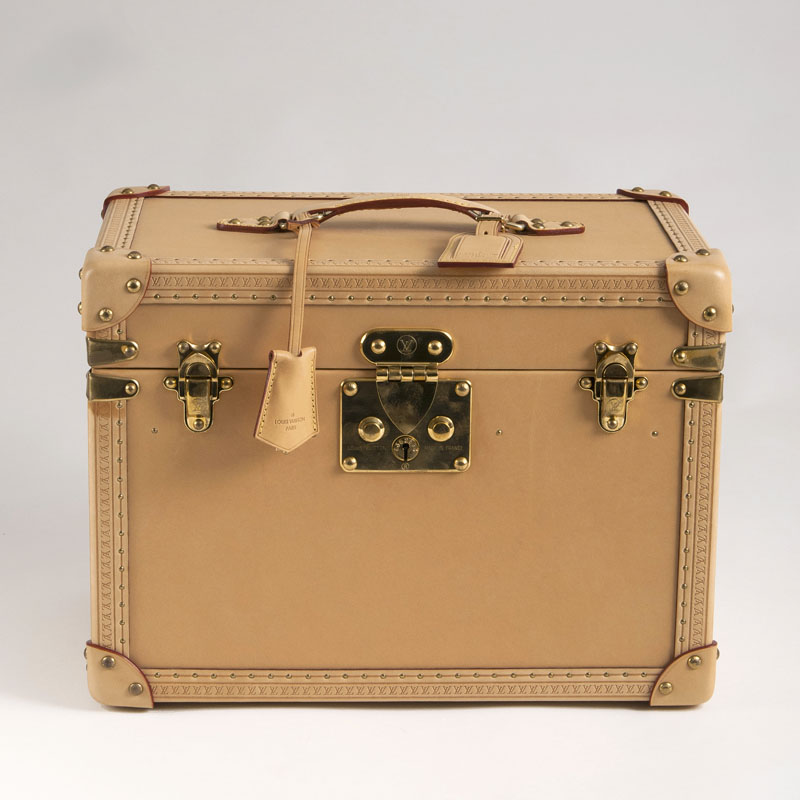 A Toiletry Case - image 2