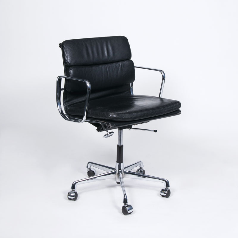 Vintage Soft Pad Chair EA 217