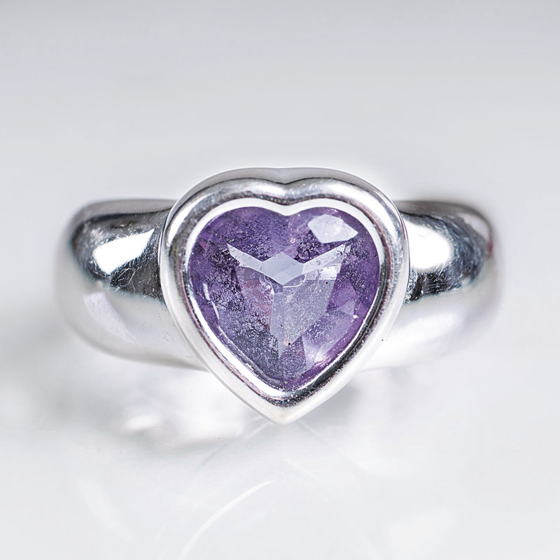 An amethyst ring in heart shape