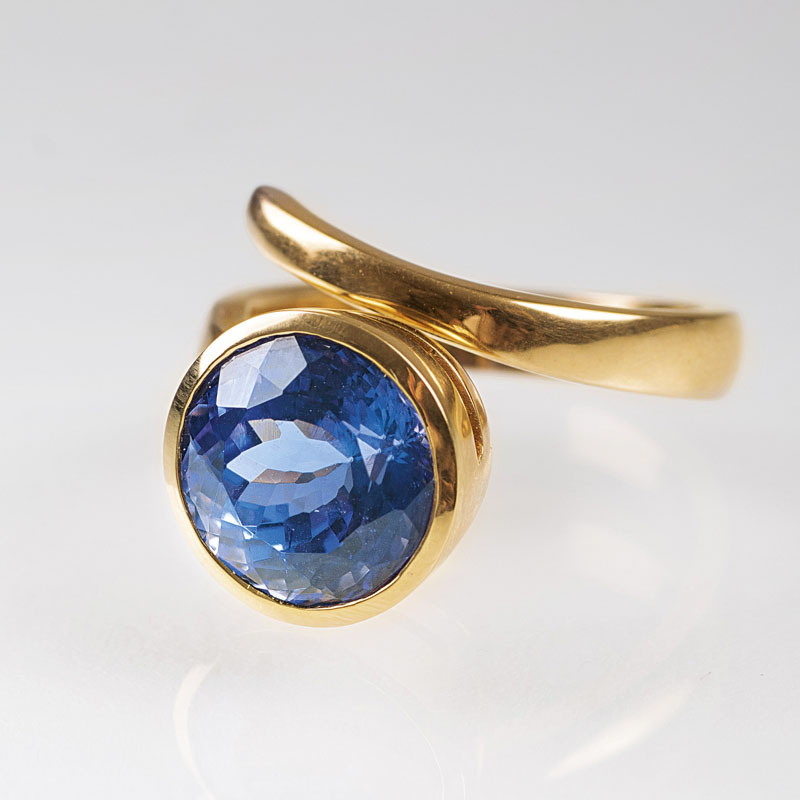 A highquality modern tanzanite ring