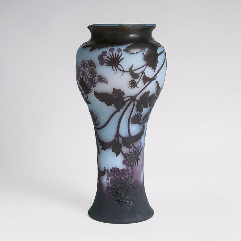 Große Jugendstil-Vase mit Hortensien