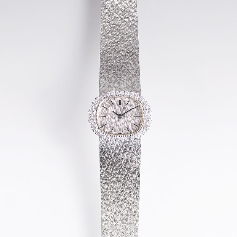 A Vintage lady's wristwatch with diamonds