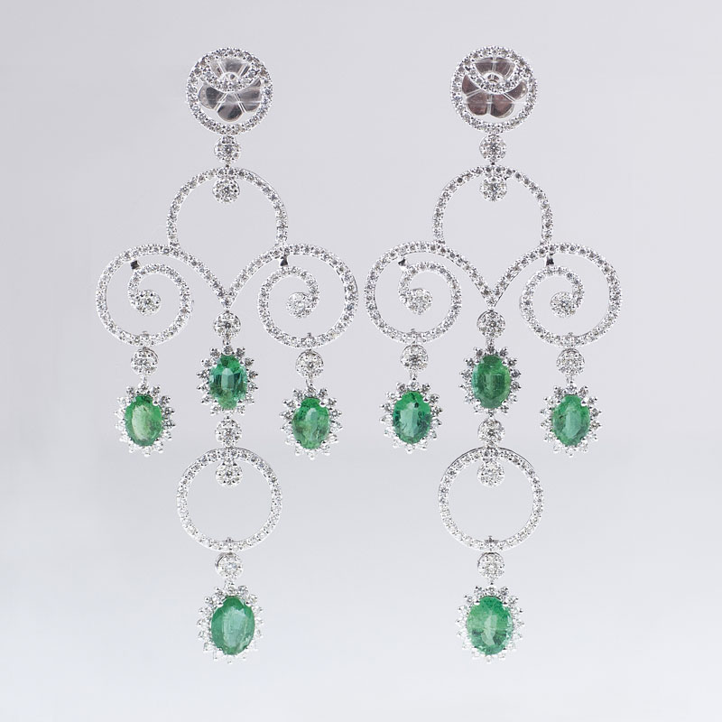 A pair of very fine, elegant emerald diamond ear chandelier