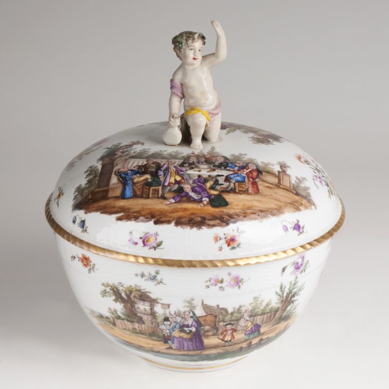 Große Berliner Prunk-Terrine mit feiner Genremalerei nach William Hogarth Große Berliner Prunk-Terrine mit feiner Genremalerei nach William Hogarth