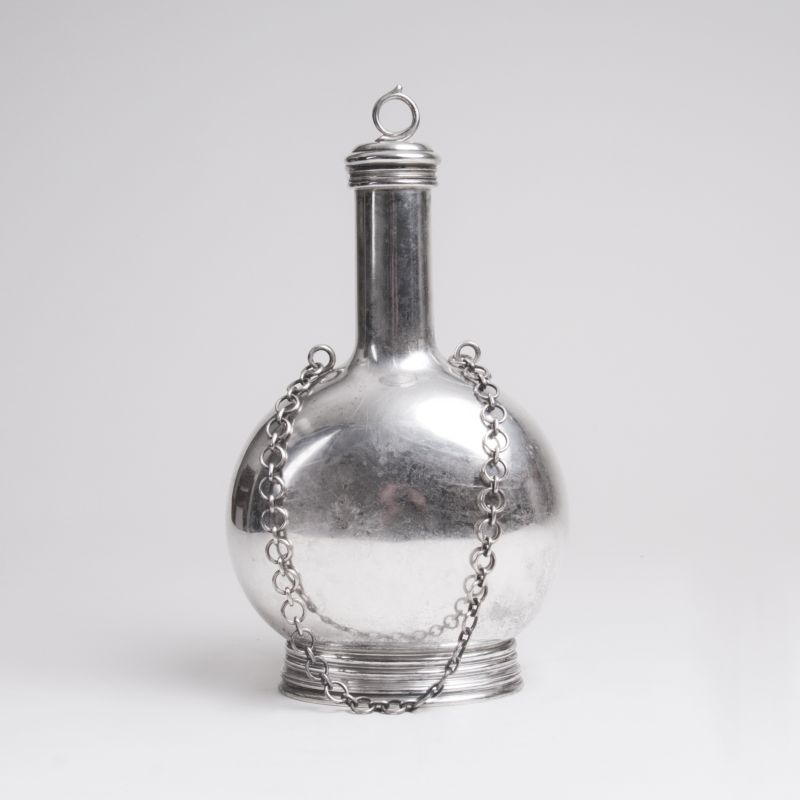 Koch & Bergfeld, gegr. 1829 in Bremen - A large flacon in a classic style A large flacon in a classic style