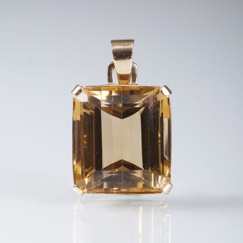 A citrine pendant