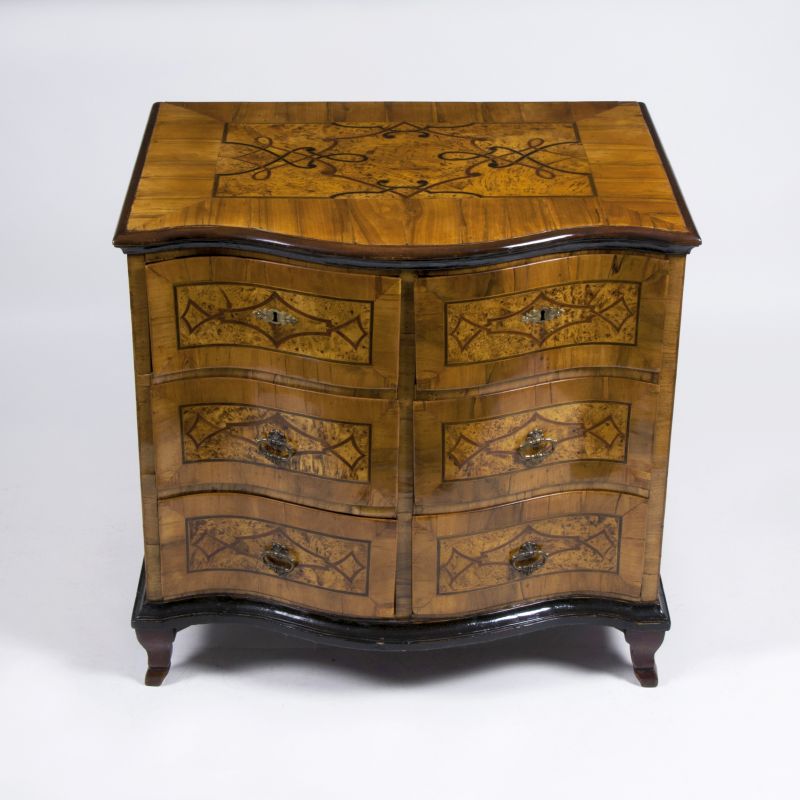 A Baroque commode with strapwork inlays - image 2
