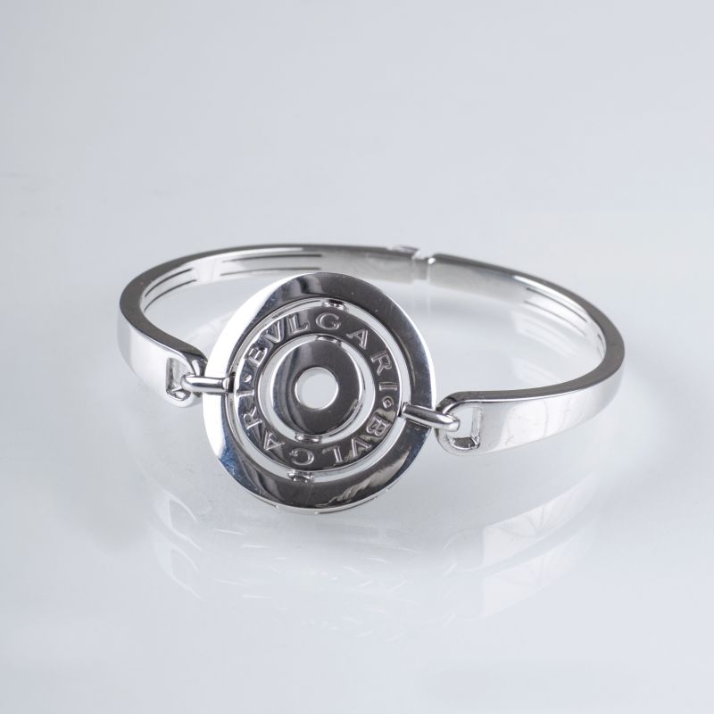 Bvlgari, gegr. 1884, Rom - A white gold bangle bracelet A white gold bangle bracelet
