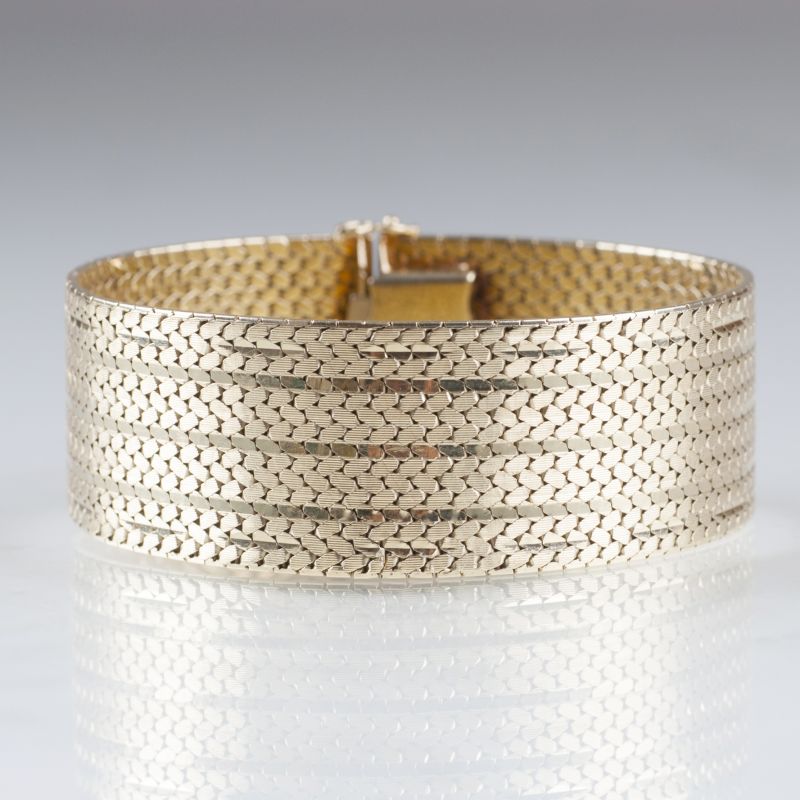 A golden bracelet