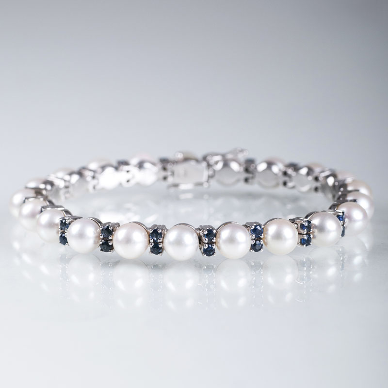 A pearl sapphire bracelet