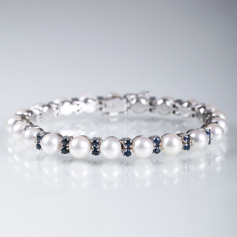 A pearl sapphire bracelet