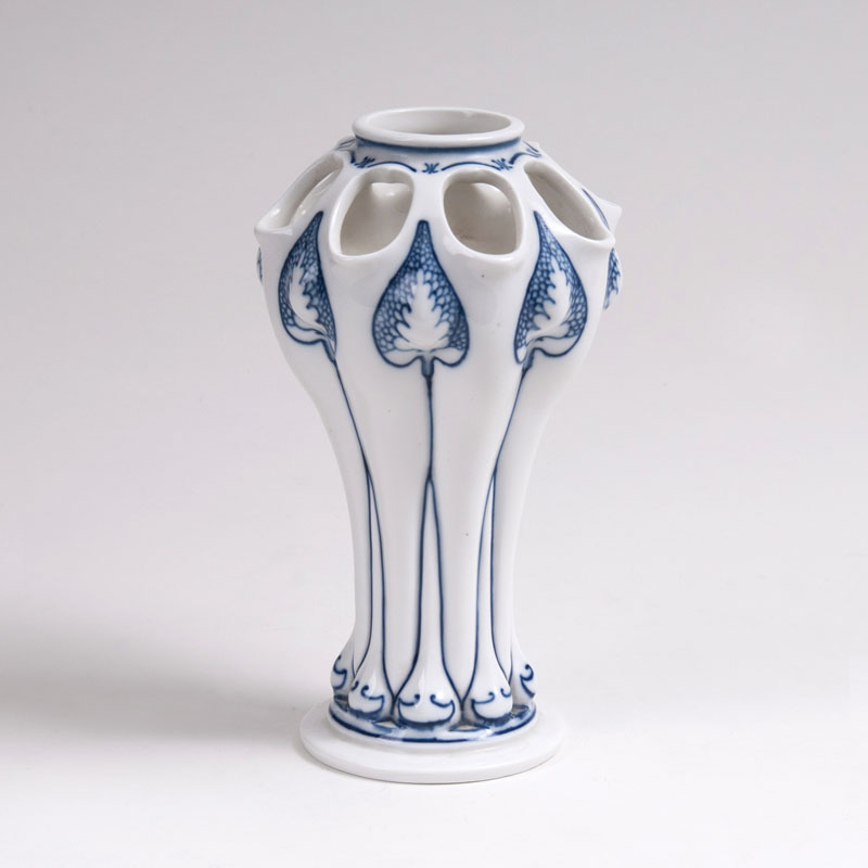 Seltene Jugendstil-Vase mit Blaumalerei
