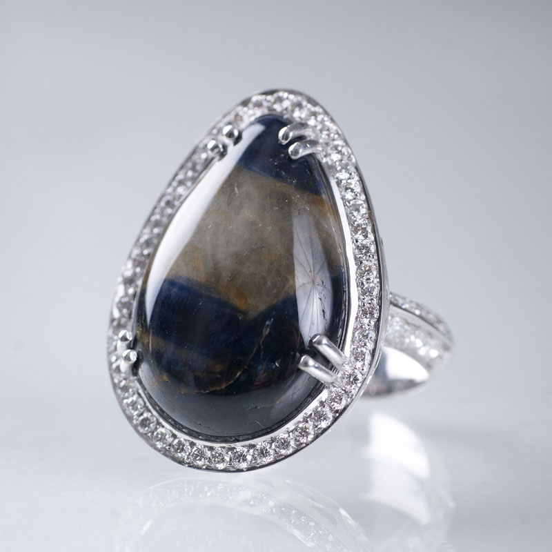 Außergewöhnlicher Ring mit natürlichem Burma-Saphir