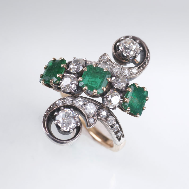 An Art Nouveau emerald ring