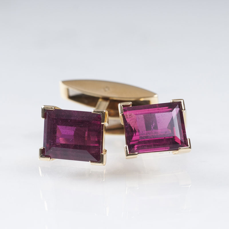 A pair of rubelith cufflinks