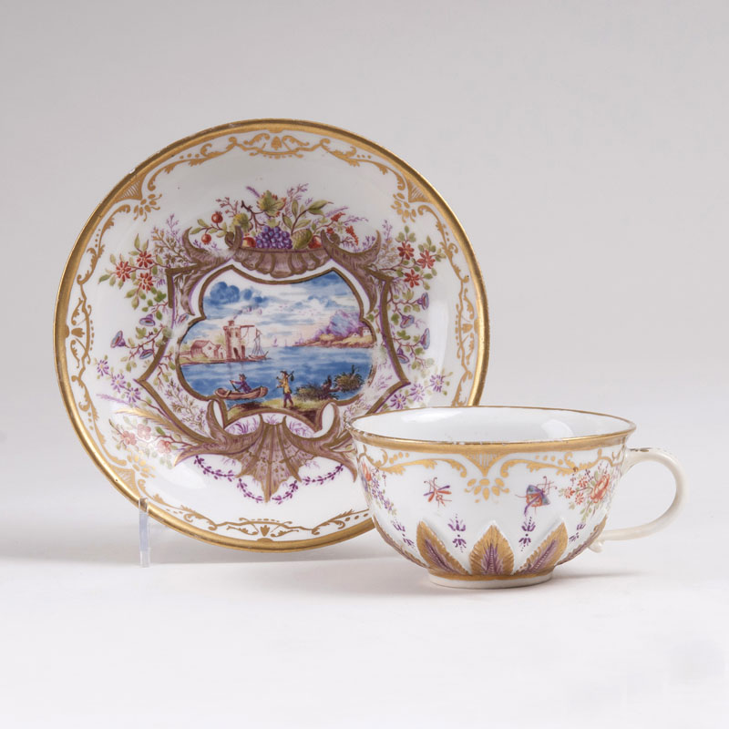 - Außergewöhnliche Hausmaler-Tasse mit Flusslandschaften und Früchten Außergewöhnliche Hausmaler-Tasse mit Flusslandschaften und Früchten