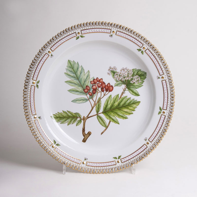 A Large Round 'Flora Danica' Platter