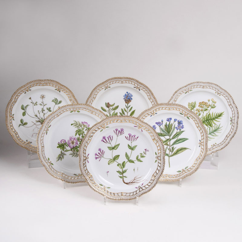 A Set of 10 Pierced 'Flora Danica' Dinner Plates