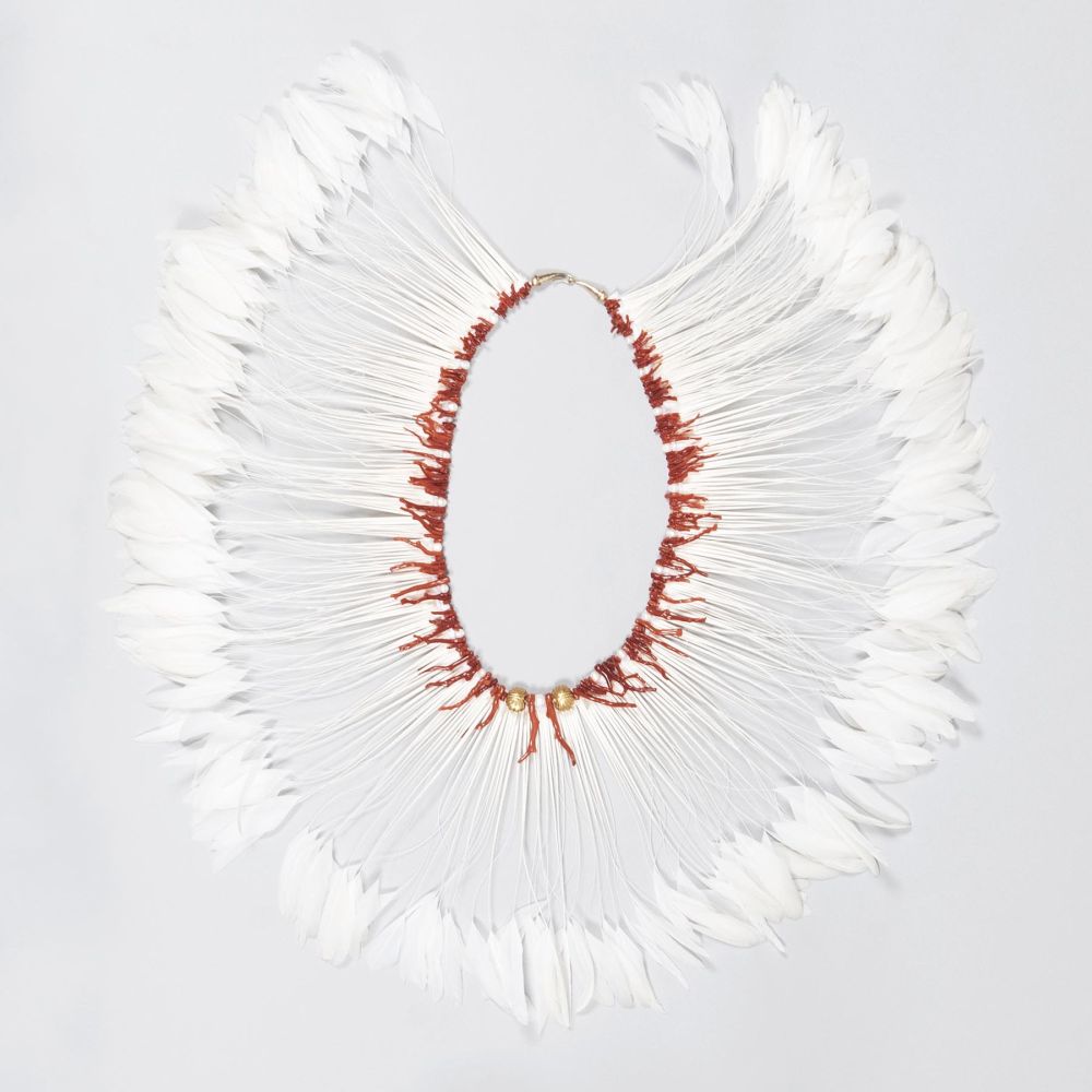 An extraordinary Feather Necklace with coral and pearls