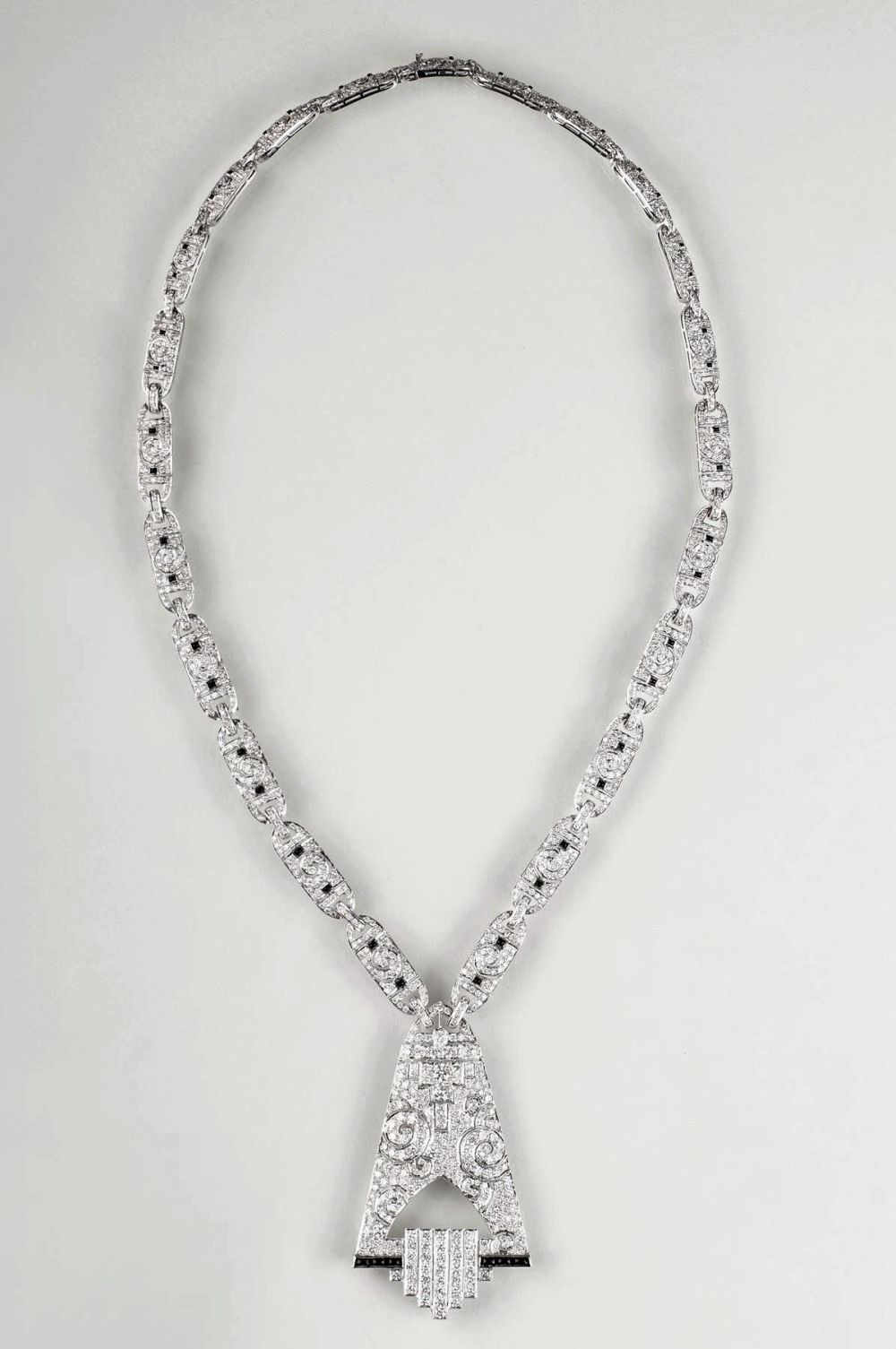 An exceptional, highcarat Diamond Necklace in Art-déco style - image 3