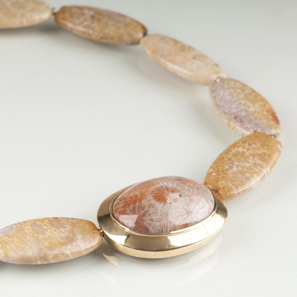 An extraordinary Fossil Coral Necklace - image 2