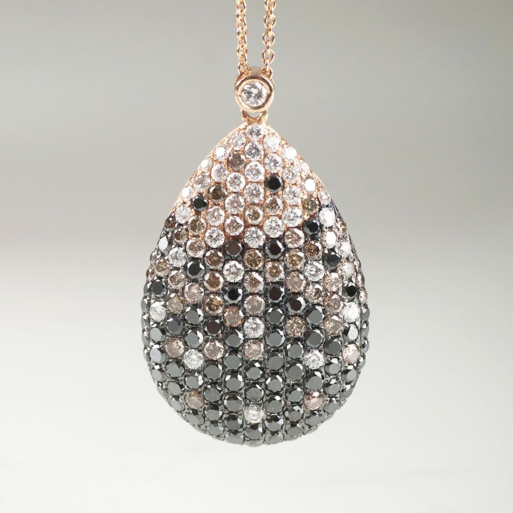 A Pendant with multicoloured Diamonds on Necklace