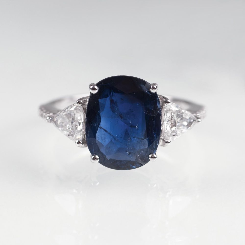 A Ring with Natural Burma Sapphire and Diamonds