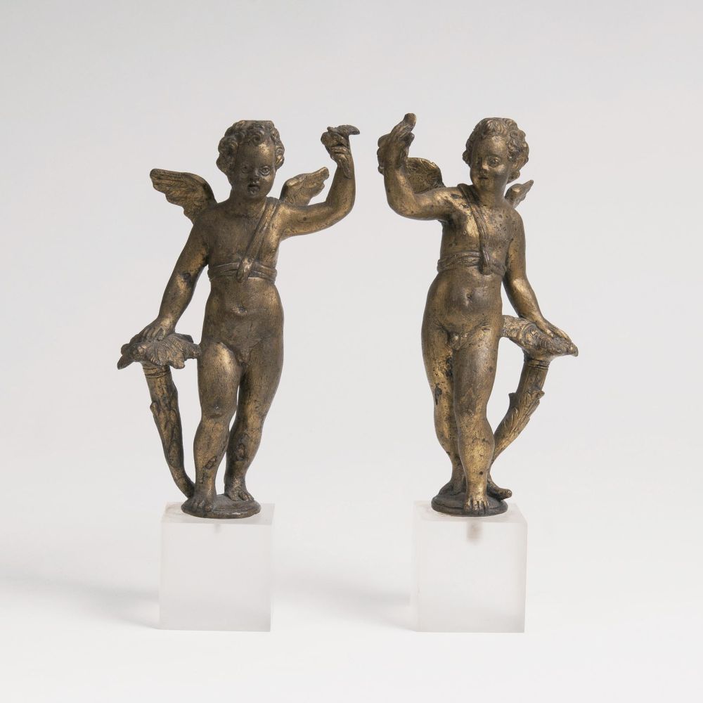 Paar Figuren 'Engel mit Füllhorn'