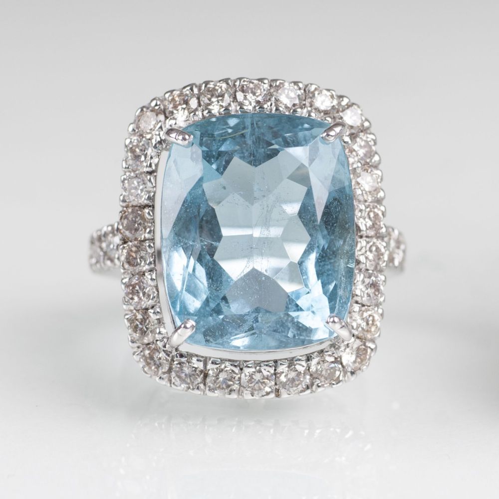 An Aquamarine diamond ring - image 2