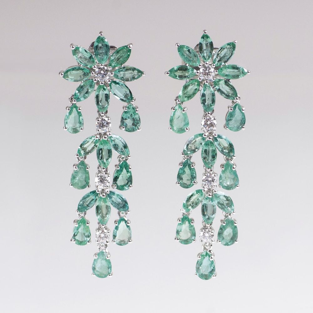 A Pair of Emerald Diamond Earpendants