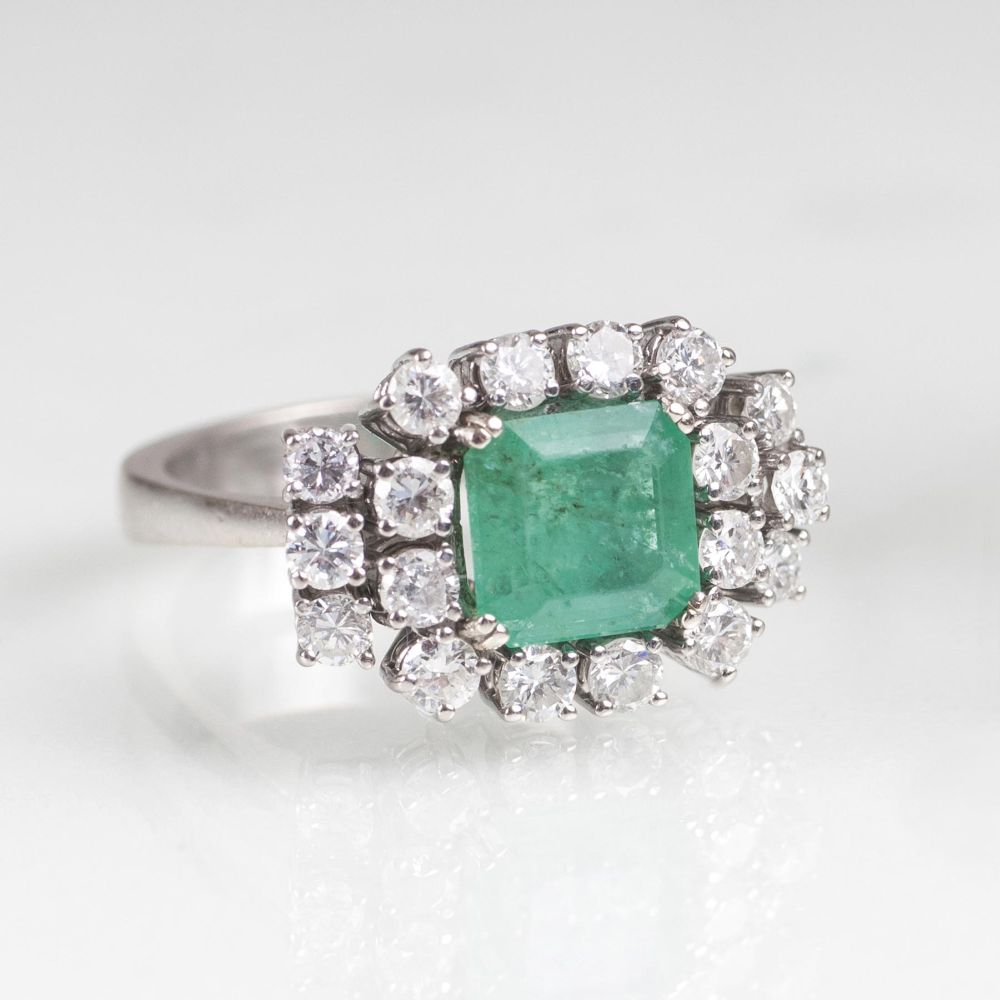 A Vintage Emerald Diamond Ring