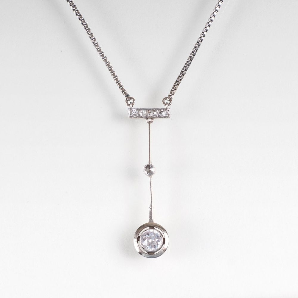 Zierlicher Jugendstil-Diamant-Anhänger mit Kette