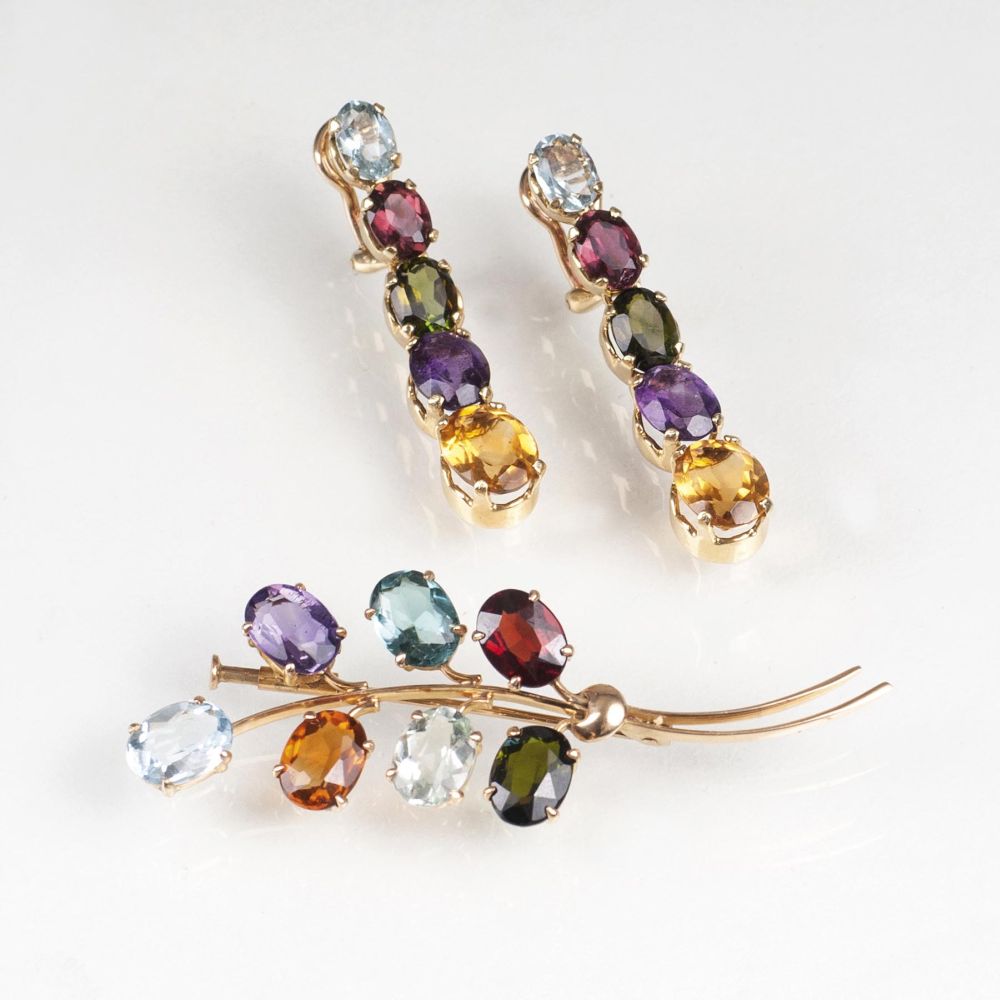 A Coloured Gemstone Parure: Necklace, Bracelet, Pair of Earclips and Brooch - image 2