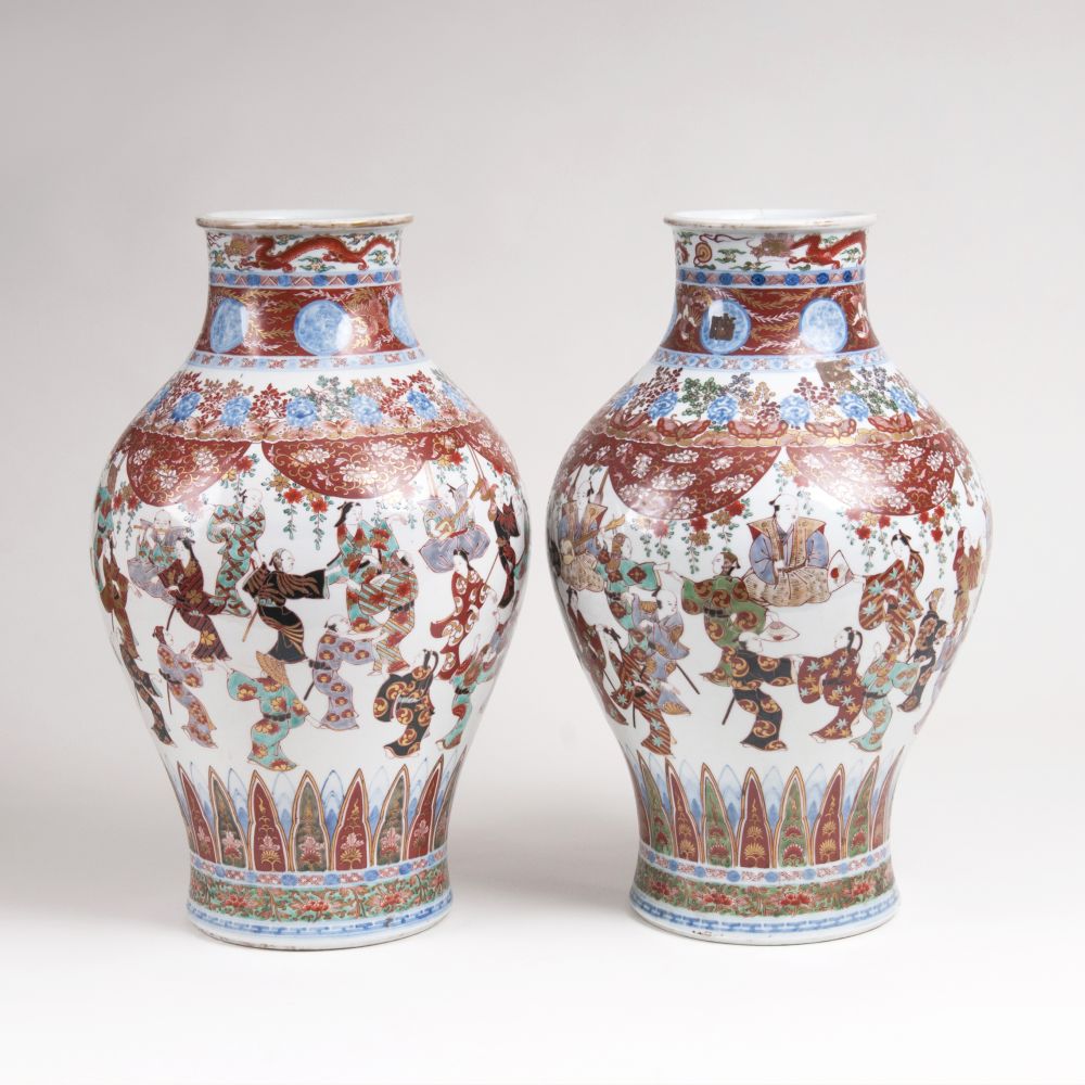 Paar große Imari-Vasen - Bild 3