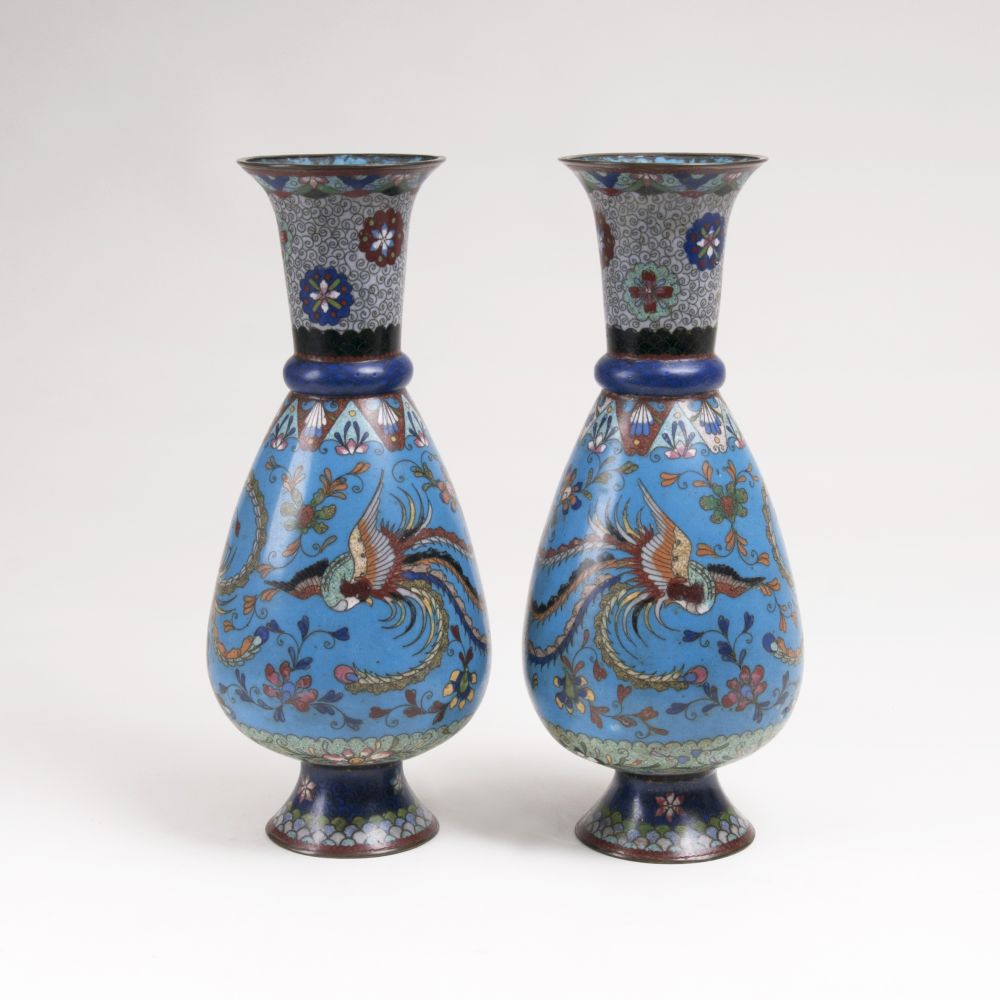 Paar Cloisonné-Vasen mit Phönix-Dekor