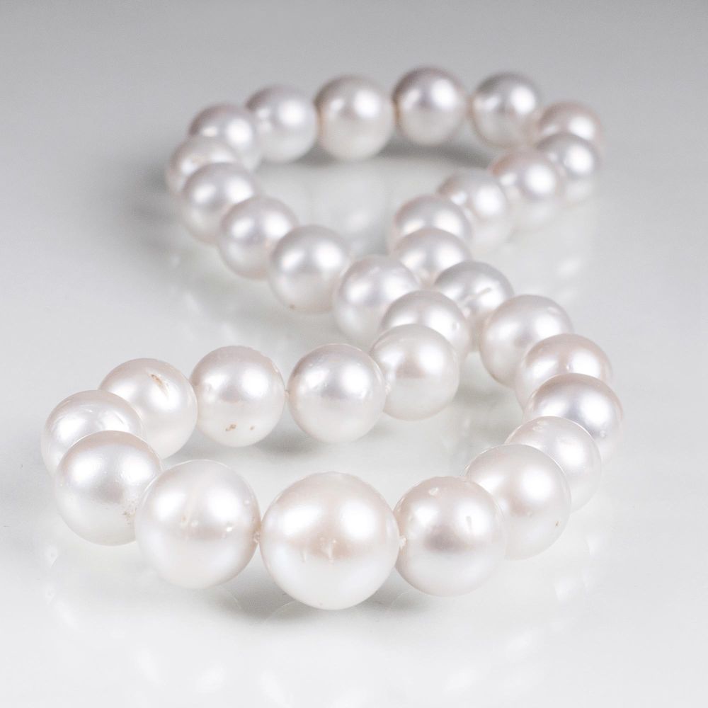 A Southea Pearl Necklace