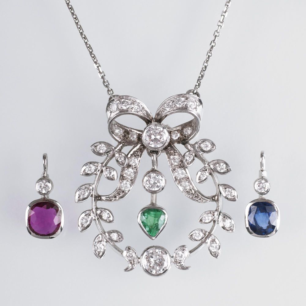 A Pendant in Art Nouveau style with varying Gemstones