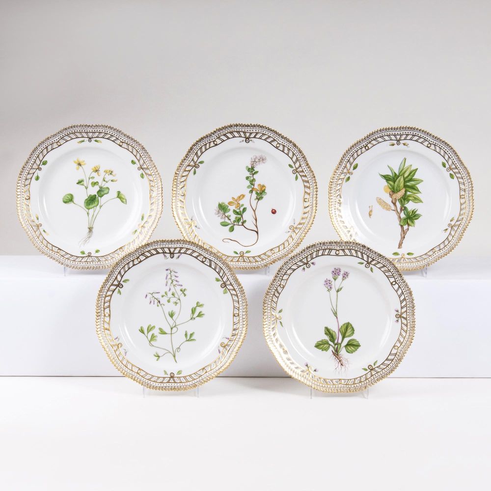 A Set of 5 Pierced 'Flora Danica' Starter Plates