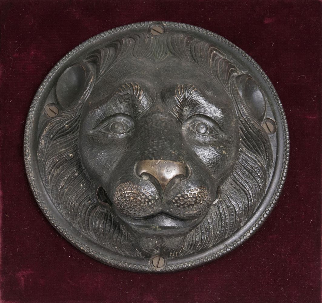 Renaissance-Türklopfer in Form eines Löwenkopfes