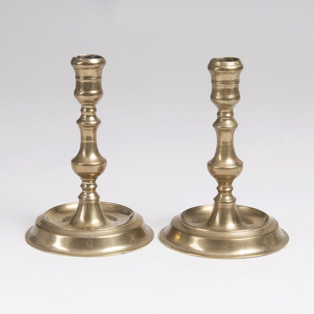 Paar barocker Bronze-Kerzenleuchter